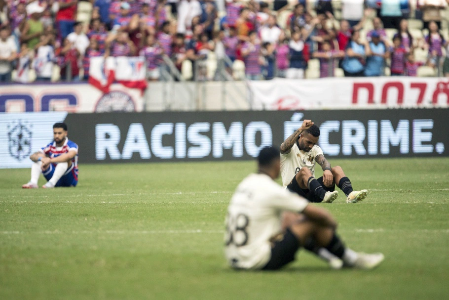 Partida entre Fortaleza e Vasco da Gama, na Arena Castelão, em Fortaleza
