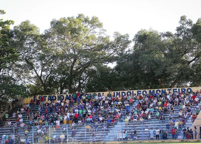 Partida ocorre no estádio Lindolfo Monteiro, em Teresina