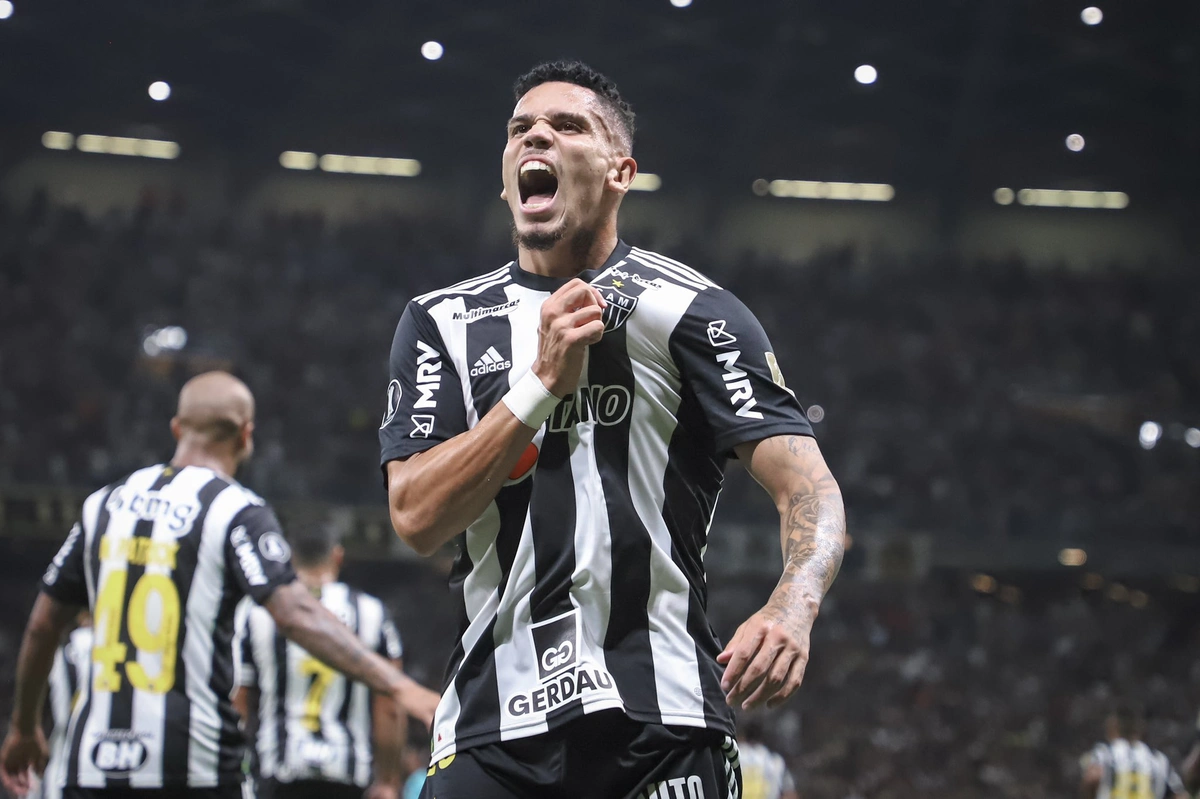 Paulinho, destaque da partida, é o artilheiro da Libertadores até o momento