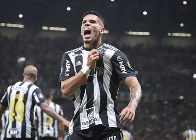 Paulinho, destaque da partida, é o artilheiro da Libertadores até o momento