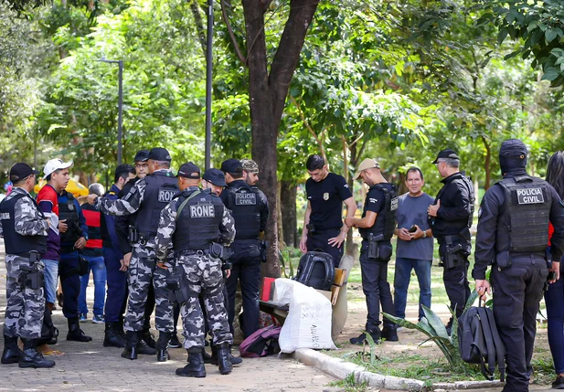 Polícia Militar durante operação no Centro de Teresina