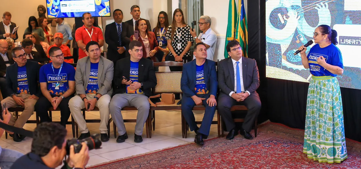 Prefeita Betinha Brandão discursando