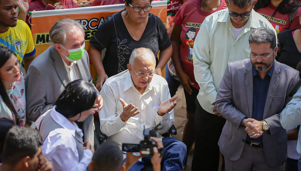 Prefeito Dr. Pessoa durante momento de oração