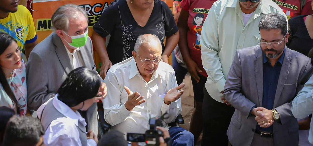 Prefeito Dr. Pessoa durante momento de oração