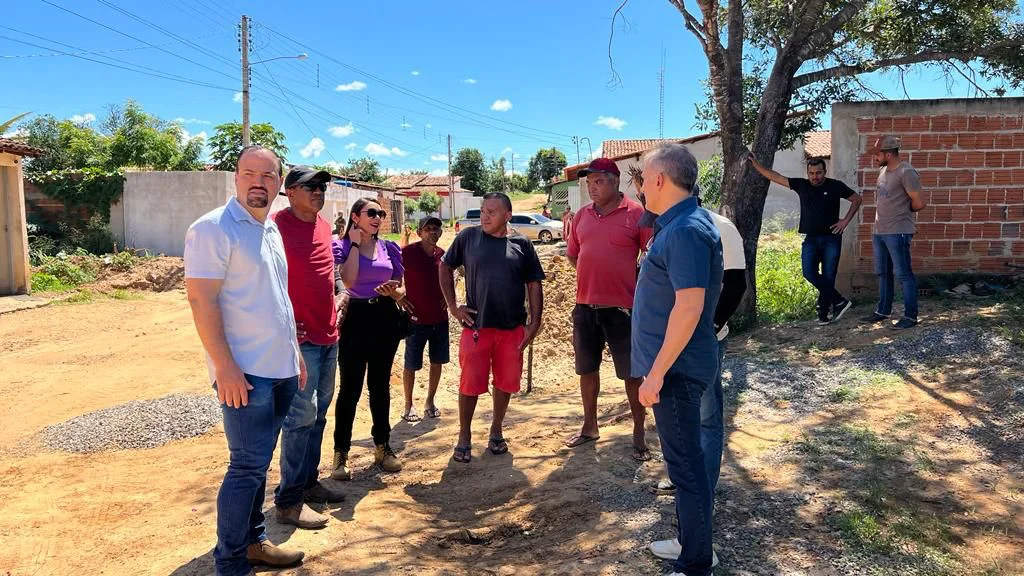 Prefeito Valdecir Júnior visita obras em Curimatá