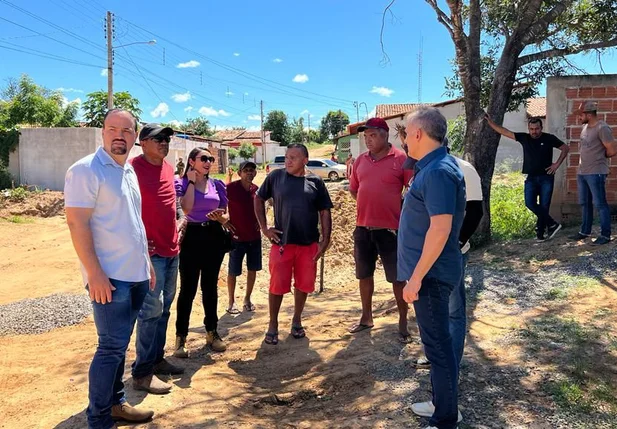 Prefeito Valdecir Júnior visita obras em Curimatá