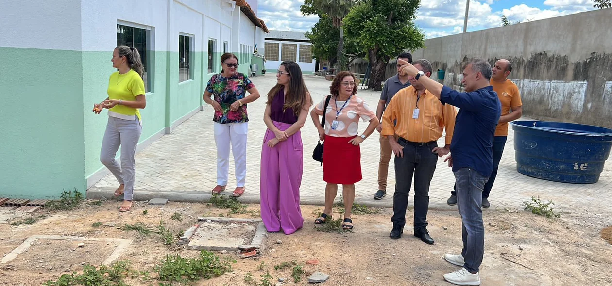 Prefeito Valdecir Júnior visitou Complexo Educacional Valdecir Rodrigues de Albuquerque