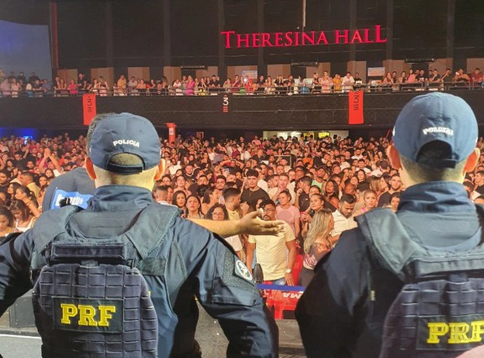 PRF fiscalizando festas em Teresina