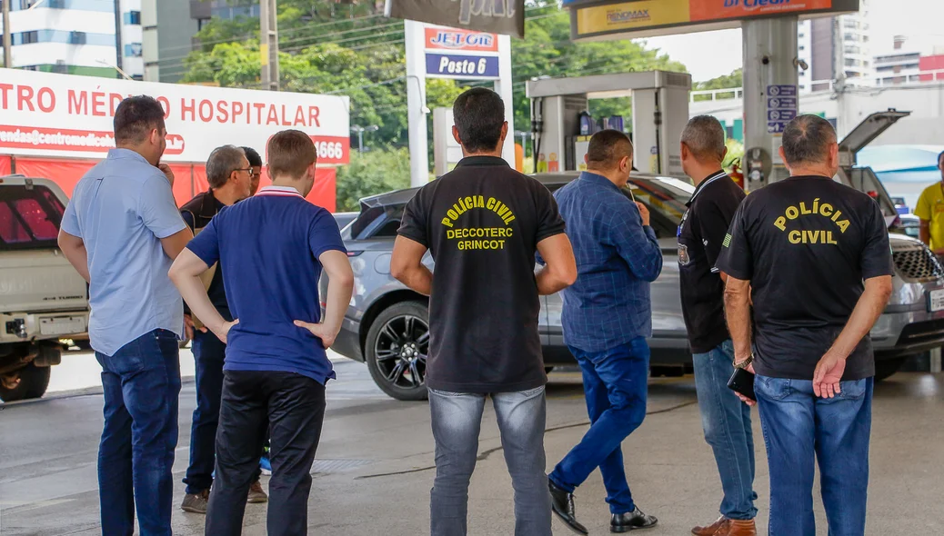 Procon e Polícia Civil fiscalizam postos de combustíveis