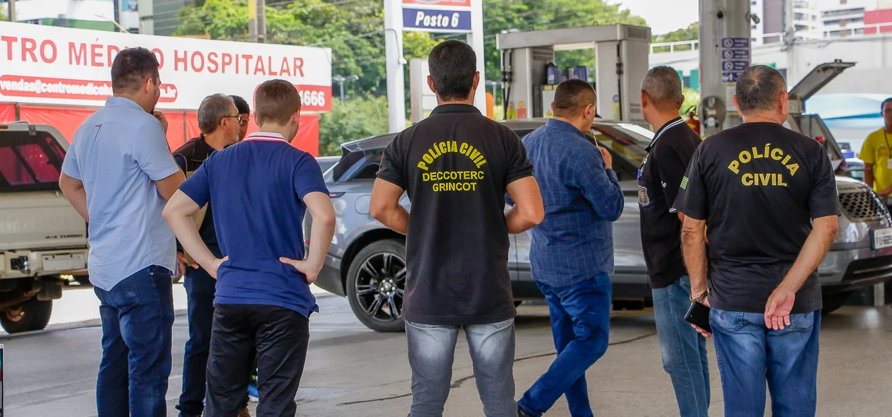 Procon e Polícia Civil fiscalizam postos de combustíveis