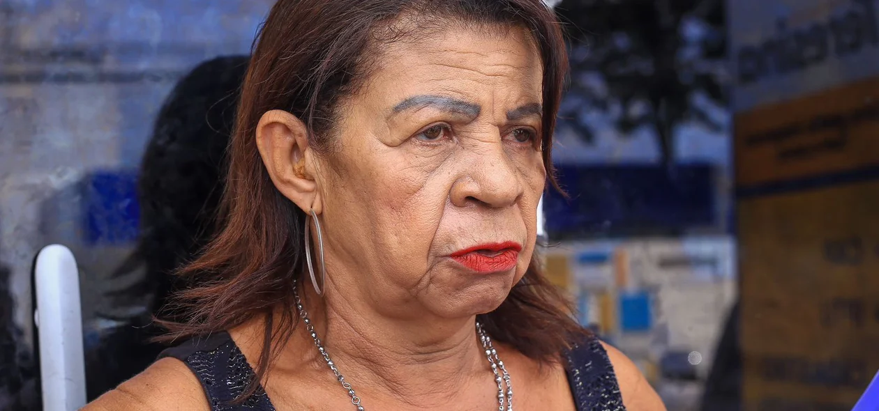 Professora aposentada, Irismar Bandeira
