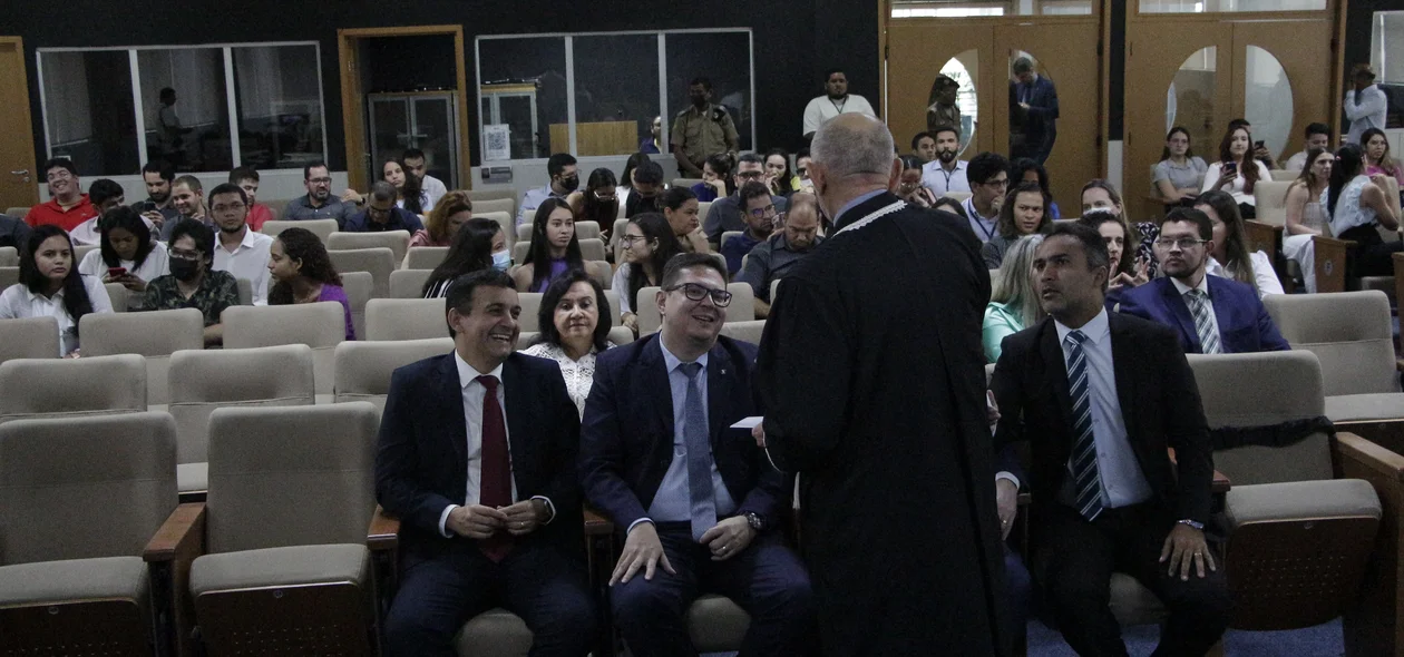 Público presente no TJ-PI para receber Nereu José Giacomolli, desembargador do TJ do Rio Grande do Sul