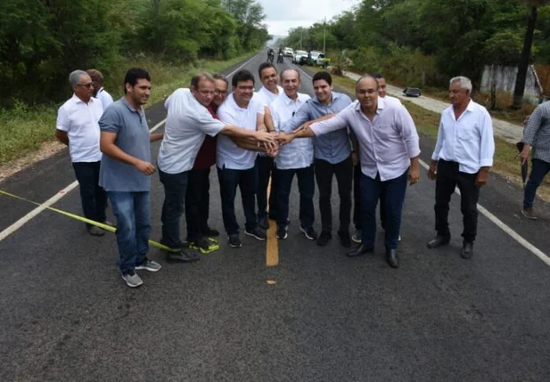 Rafael Fonteles inaugura obras em São João do Piauí