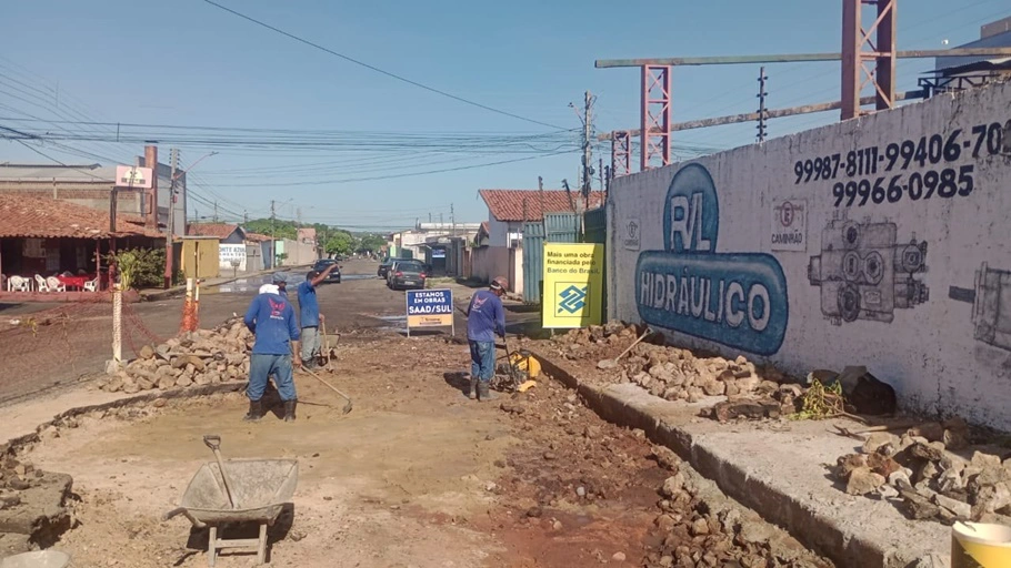 Reparo de pavimento no bairro São Pedro, zona Sul de Teresina