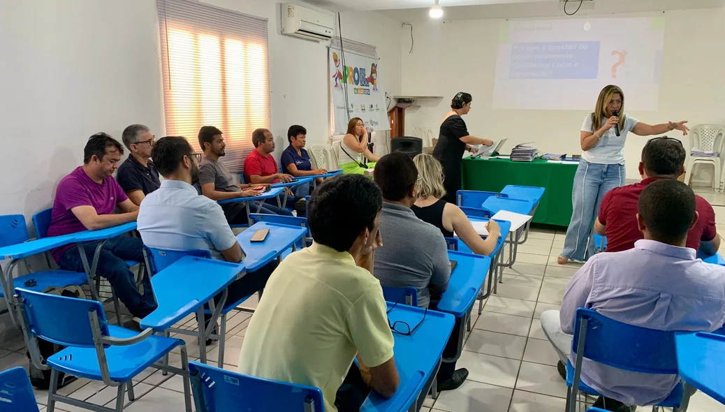 Reunião de planejamento estratégico com a presença de Secretários Municipais de Esperantina
