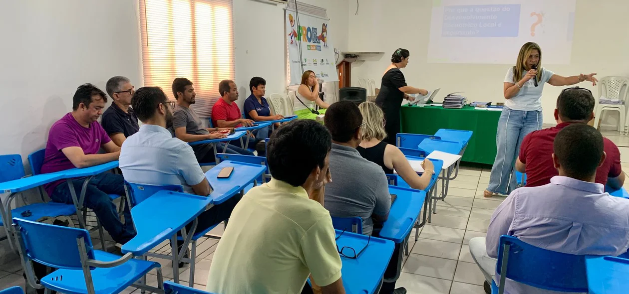 Reunião de planejamento estratégico com a presença de Secretários Municipais de Esperantina