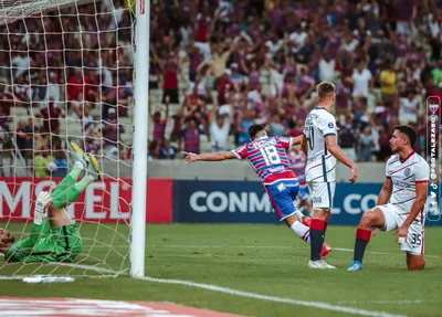 Romero marcou dois gols na vitória do Fortaleza em cima do San Lorenzo