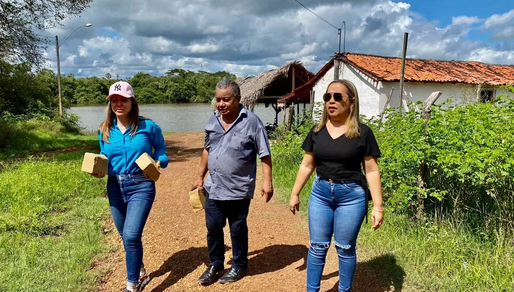 Secretários acompanham a prefeita Ivanária Sampaio