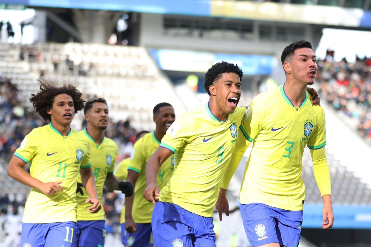 Seleção Brasileira em vitória por 2 a 0 diante da Nígeria