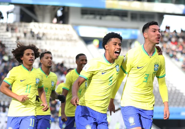 Seleção Brasileira em vitória por 2 a 0 diante da Nígeria