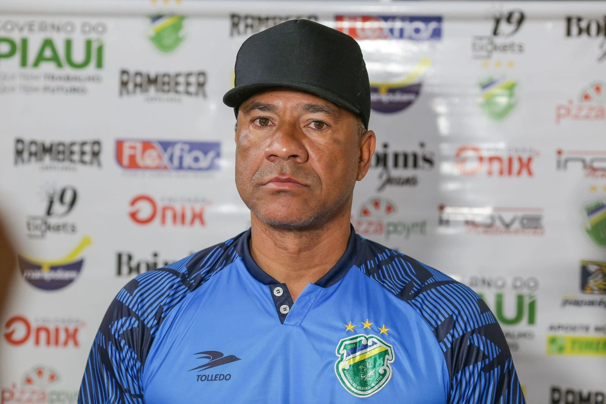 Sério Soares, técnico do Altos