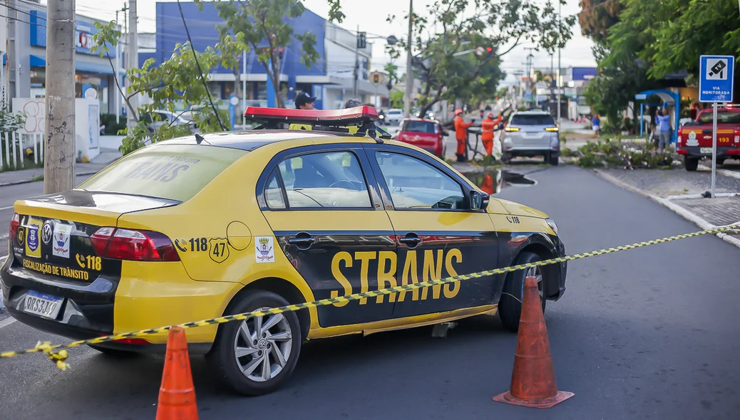 Strans organizou o trânsito no local