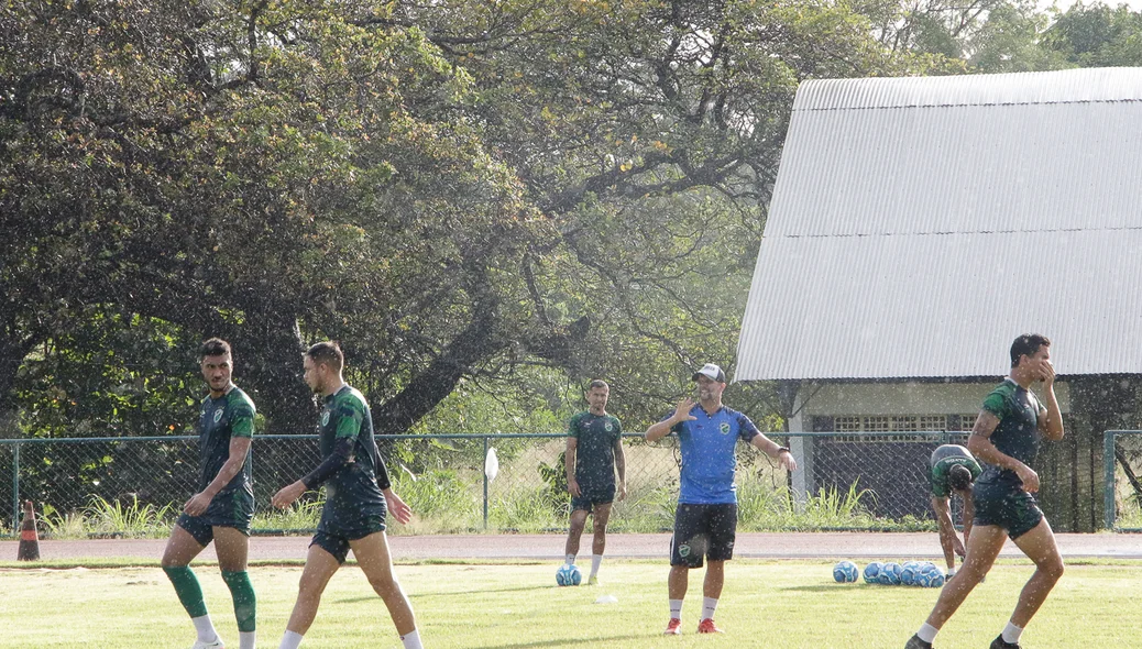 Técnico Jerson Testoni e jogadores
