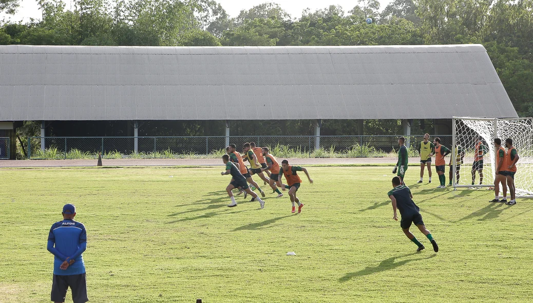 Treino do Altos antes do duelo contra o Manaus