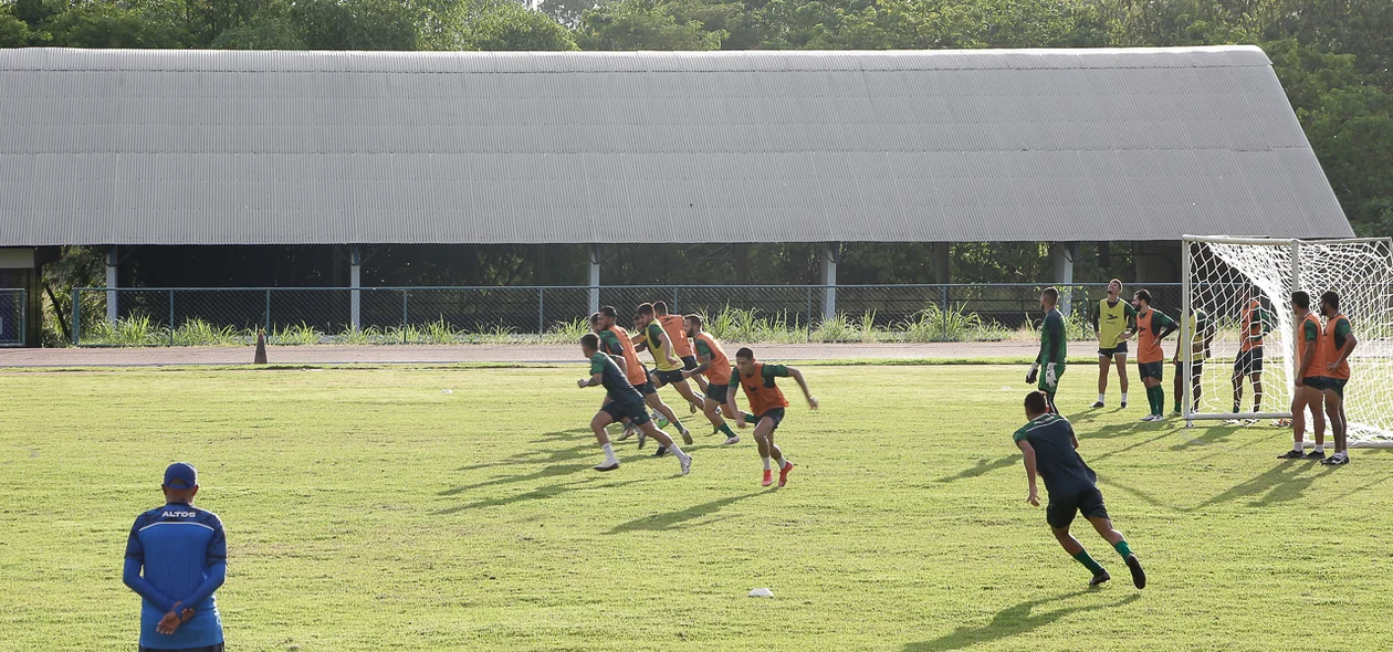 Treino do Altos antes do duelo contra o Manaus
