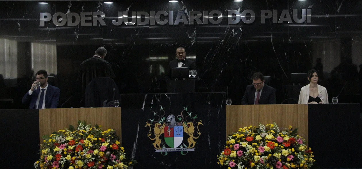 Tribunal de Justiça do Piauí recebe Nereu José Giacomolli