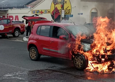 Veículo ficou destruído na Avenida Maranhão