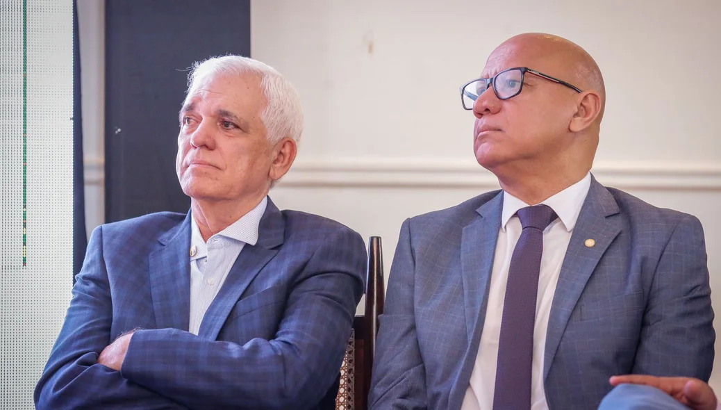Vice-governador Themístocles Filho ao lado do presidente da Alepi, deputado Franzé Silva