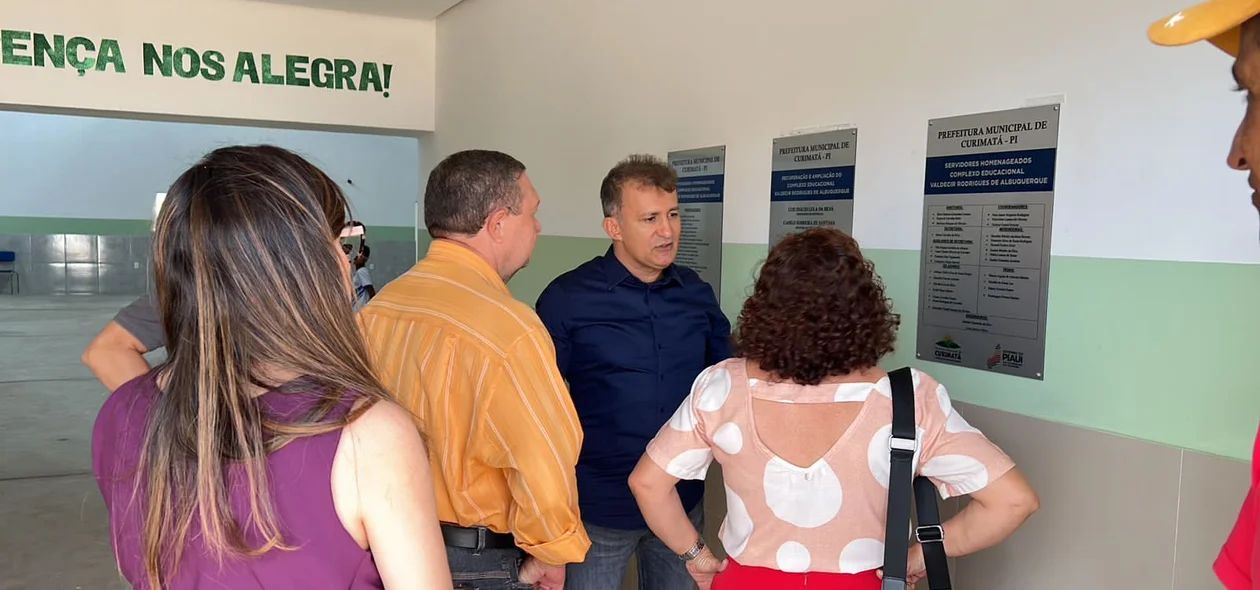 Visita aconteceu na manhã desta segunda-feira no Complexo Educacional