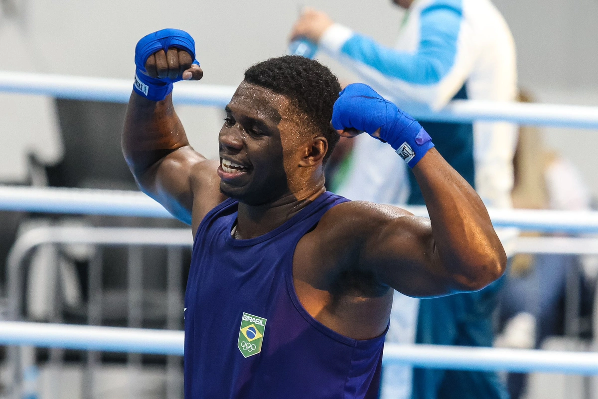 Wanderley Pereira avança para a final do Mundial de Boxe Masculino