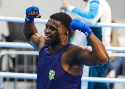 Wanderley Pereira avança para a final do Mundial de Boxe Masculino