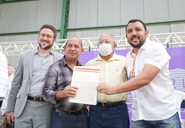 A Prefeitura tem como meta entregar 10 mil registros de imóveis durante este ano
