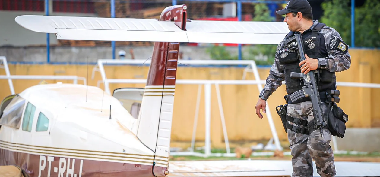 A queda aconteceu na manhã desta segunda-feira (12)