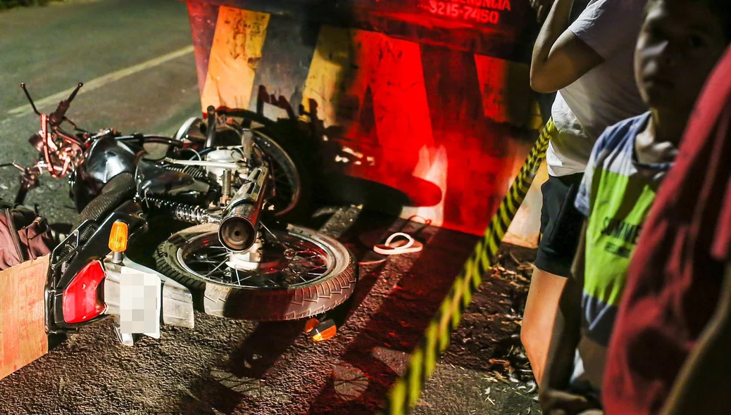 A vítima que morreu acidente no bairro Cidade Jardim estava com seu filho na moto