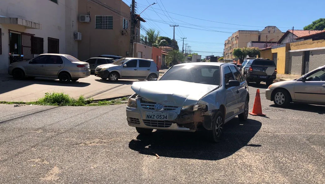 Acidente ocorreu no cruzamento da Rua Dr. Areia Leão e Rua Pedro II