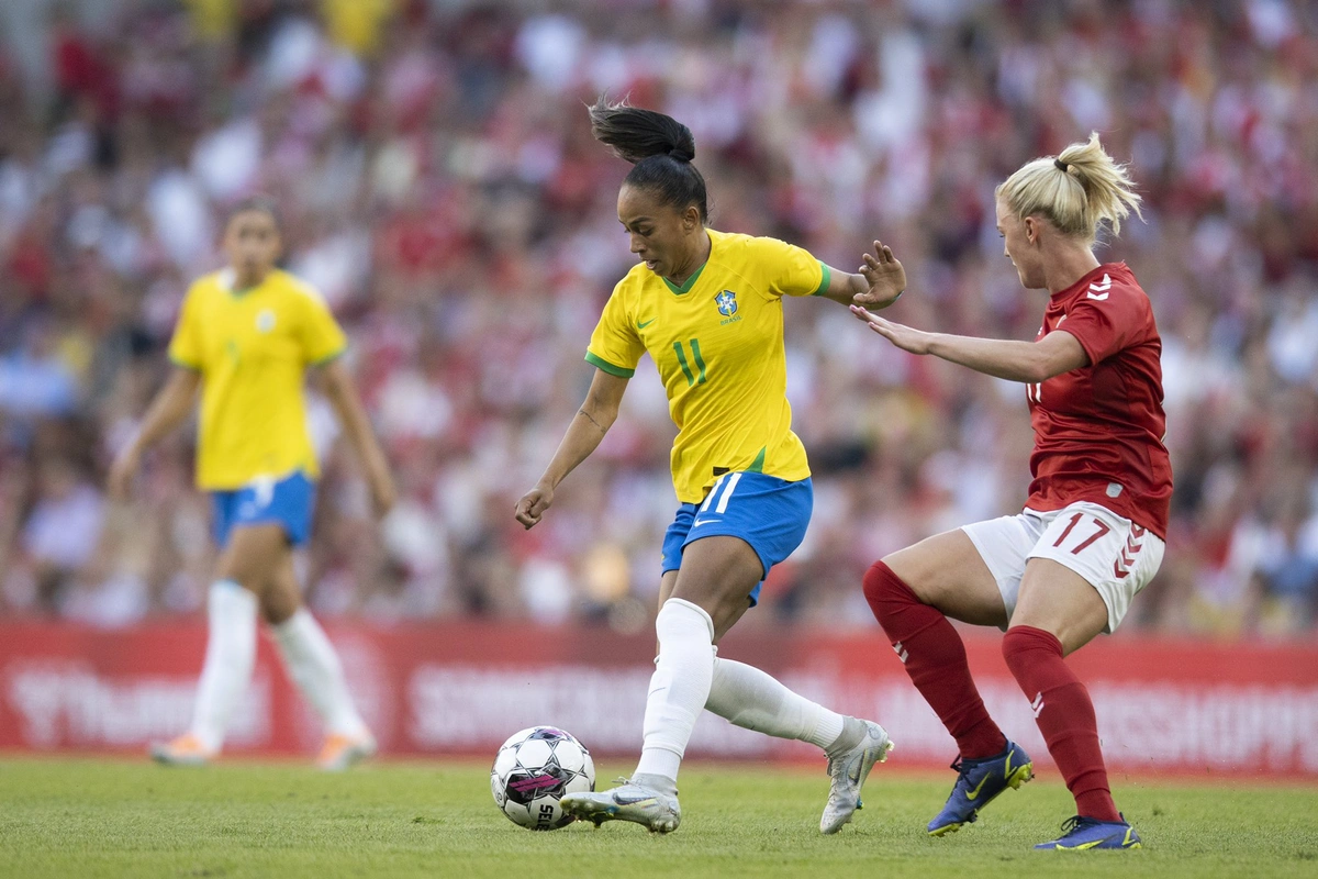 Futebol Feminino: após cinco temporadas, Adriana deixará o Corinthians