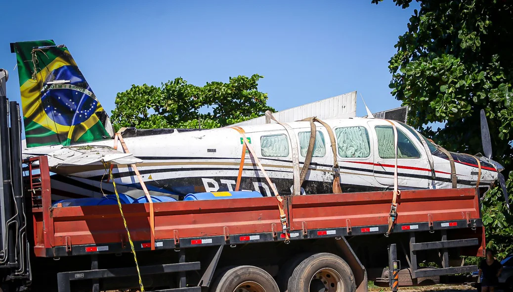 Aeronave caiu em uma lagoa no Poti Velho