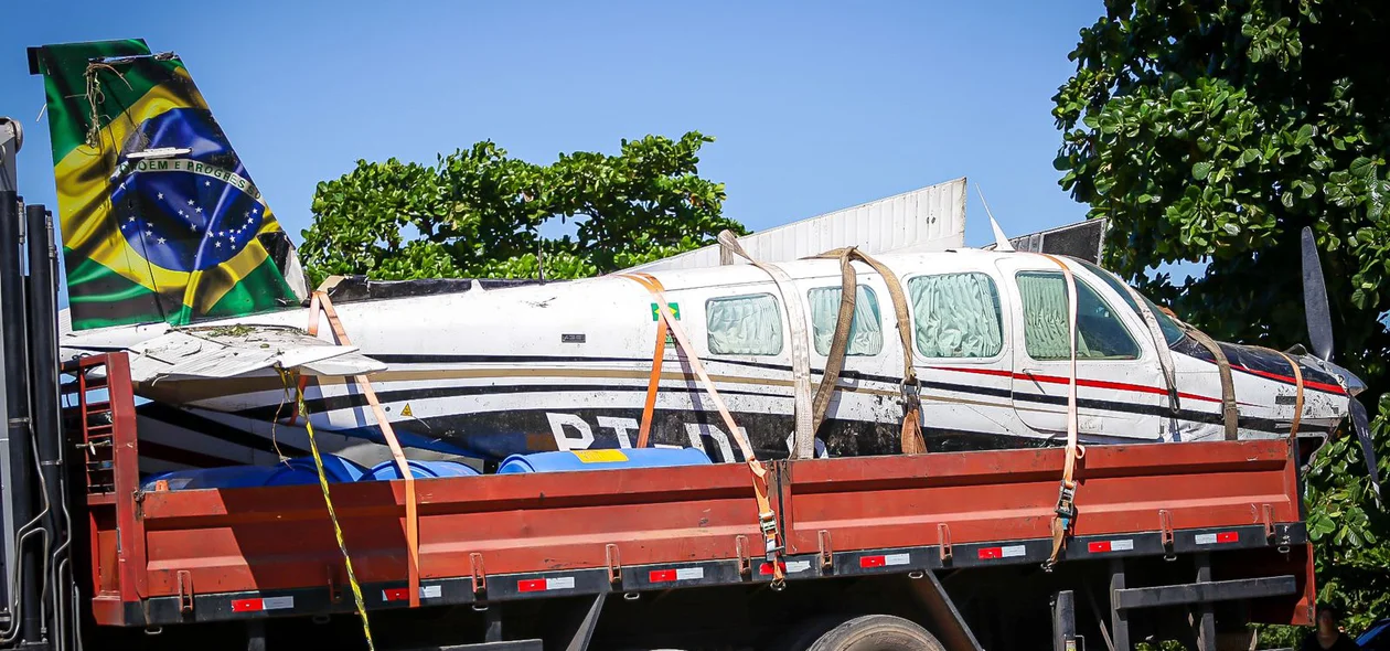 Aeronave caiu em uma lagoa no Poti Velho