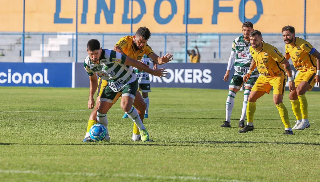 Altos e Amazonas no Lindolfo Monteiro