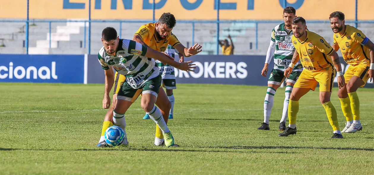 Altos e Amazonas no Lindolfo Monteiro