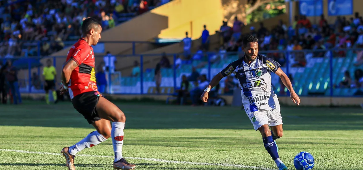 Altos x Pouso Alegre no Lindolfo Monteiro
