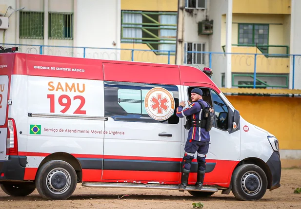 Ao todo, 3 ambulâncias foram no local