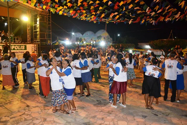 Apresentação contou com a participação dos idosos que fazem parte dos grupos de convivência do município