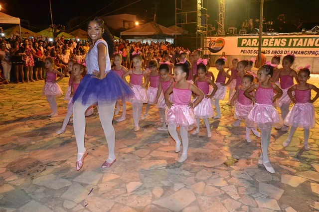 Apresentações culturais encantaram o público
