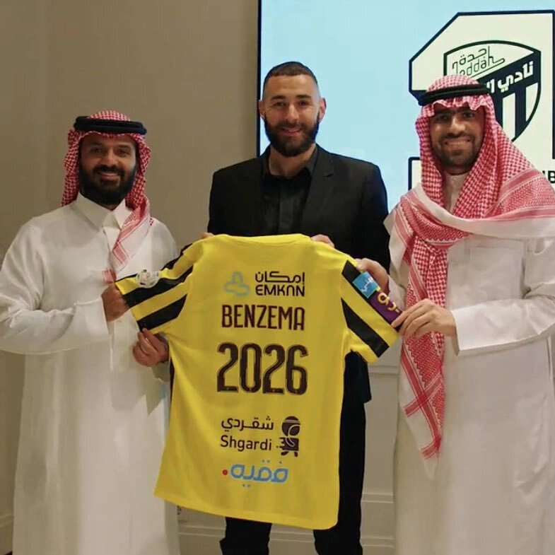 Benzema assina com o Al-Ittihad até 2026