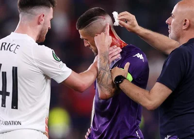 Biraghi teve um sangramento na cabeça após torcedores do West Ham atirarem objetos da arquibancada